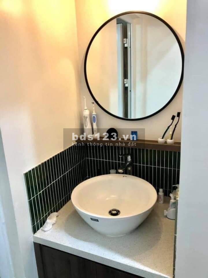 Bán nhà tặng nội thất, Phố Minh Khai, Nhà đẹp ở ngay, 33m2, 2.7 Tỷ