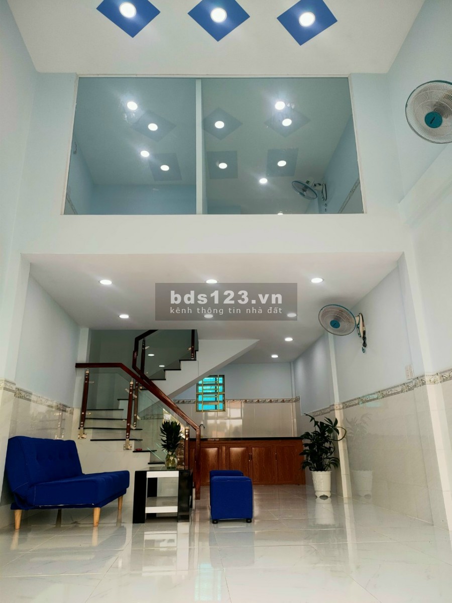 Cần tiền bán gấp nhà gần ngã 4 trung chánh 48m2 giá 1 tỷ 1