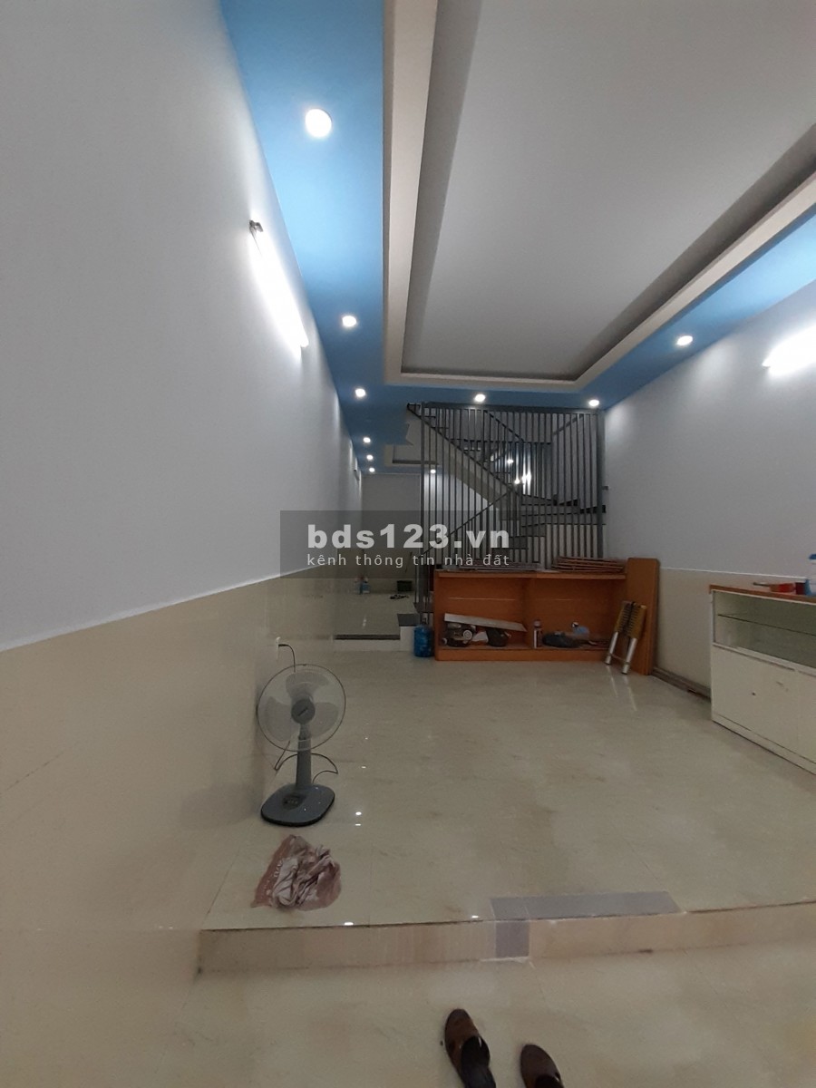 Nhà Phan Văn Trị, 4x16, P11, Bình Thạnh, 3 tầng, đẹp, giá chỉ có 5,6 tỷ, Ko có căn thứ 2.