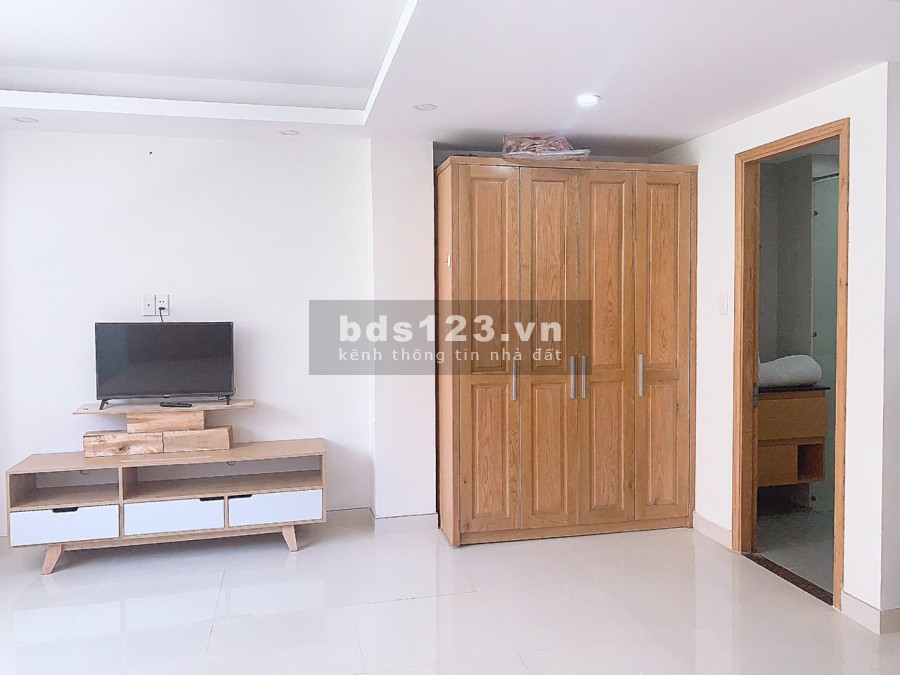 Cho thuê căn hộ đường Bành Văn Trân gần công viên Lê Thị Riêng