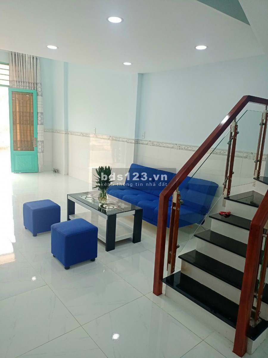 Cần tiền bán gấp nhà gần ngã 4 trung chánh 48m2 giá 1 tỷ 1