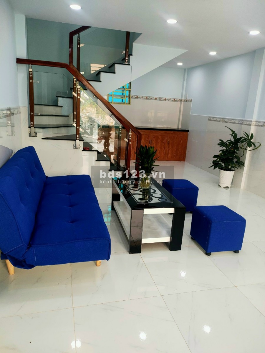 Cần tiền bán gấp nhà gần ngã 4 trung chánh 48m2 giá 1 tỷ 1