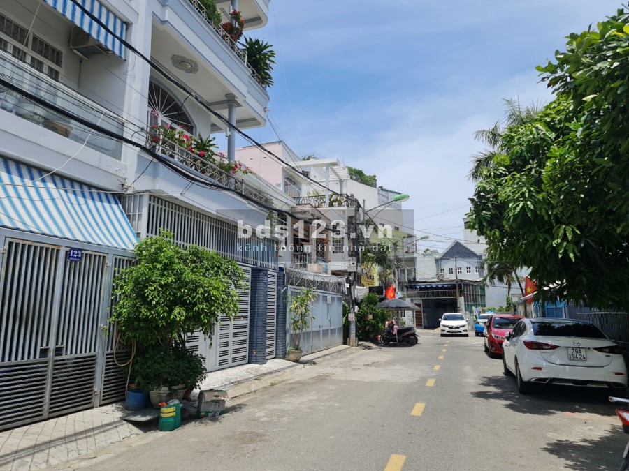 Bán nhà mặt tiền 127 Nguyễn Hữu Huân, p. Tân Lập, tp. Nha Trang