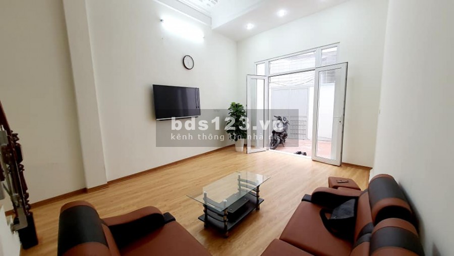 Bán đất tặng nhà, cạnh phố Minh Khai 60m2 chỉ 3.2 tỷ. LH: 0383840480.