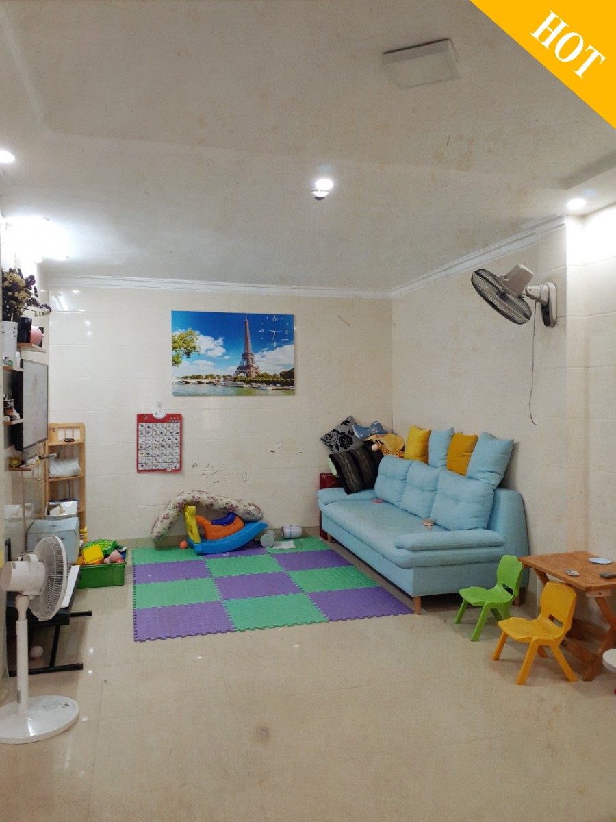 Nhà mới ở ngay ngang 4m, sát căn mặt tiền chỉ 5,4 tỷ Thiên Phước Tân Bình
