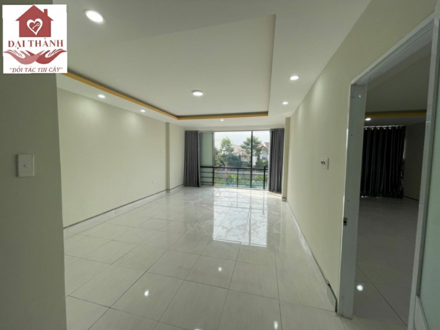 bán mặt tiền 1 trệt 4 lầu công ty + biệt thự . mua 1 tặng 1
