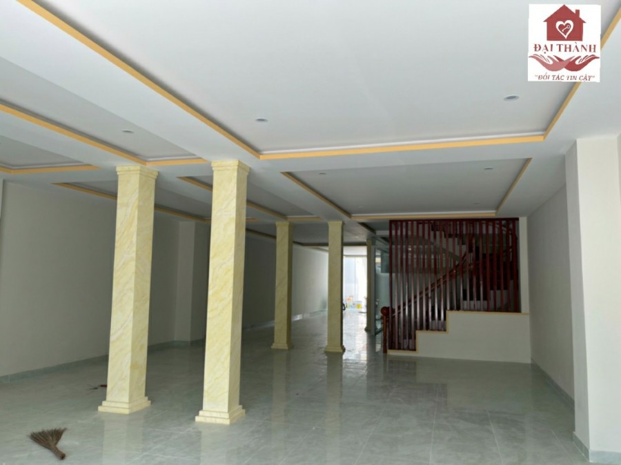 bán mặt tiền 1 trệt 4 lầu công ty + biệt thự . mua 1 tặng 1