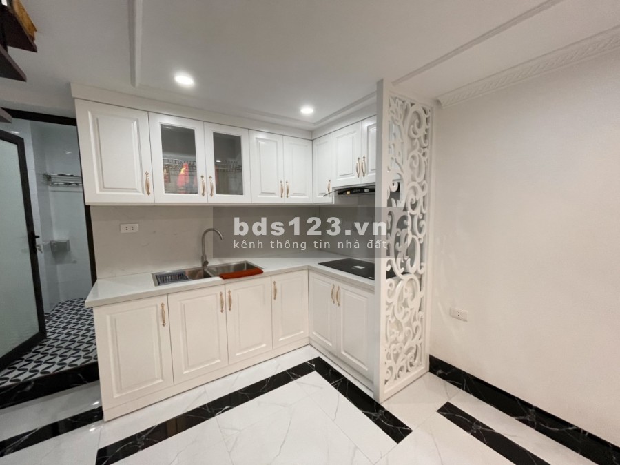 Bán nhà đẹp 4 tầng mặt ngõ kinh doanh ngõ 290 Kim Mã giá 3,5 tỷ. LH 0912442669