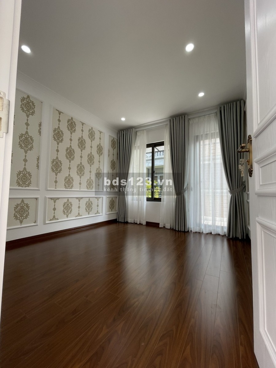 Bán nhà đẹp 4 tầng mặt ngõ kinh doanh ngõ 290 Kim Mã giá 3,5 tỷ. LH 0912442669