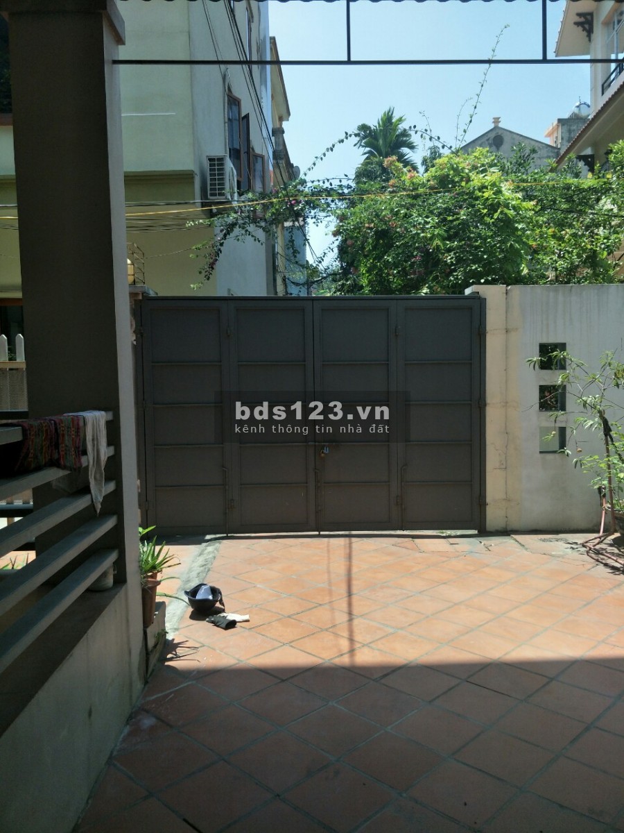 Bán Biệt thự Ngọc Thụy 160m2x3 tầng, MT 12m, Gara ô tô, KD. Giá chỉ 10.5 tỷ.