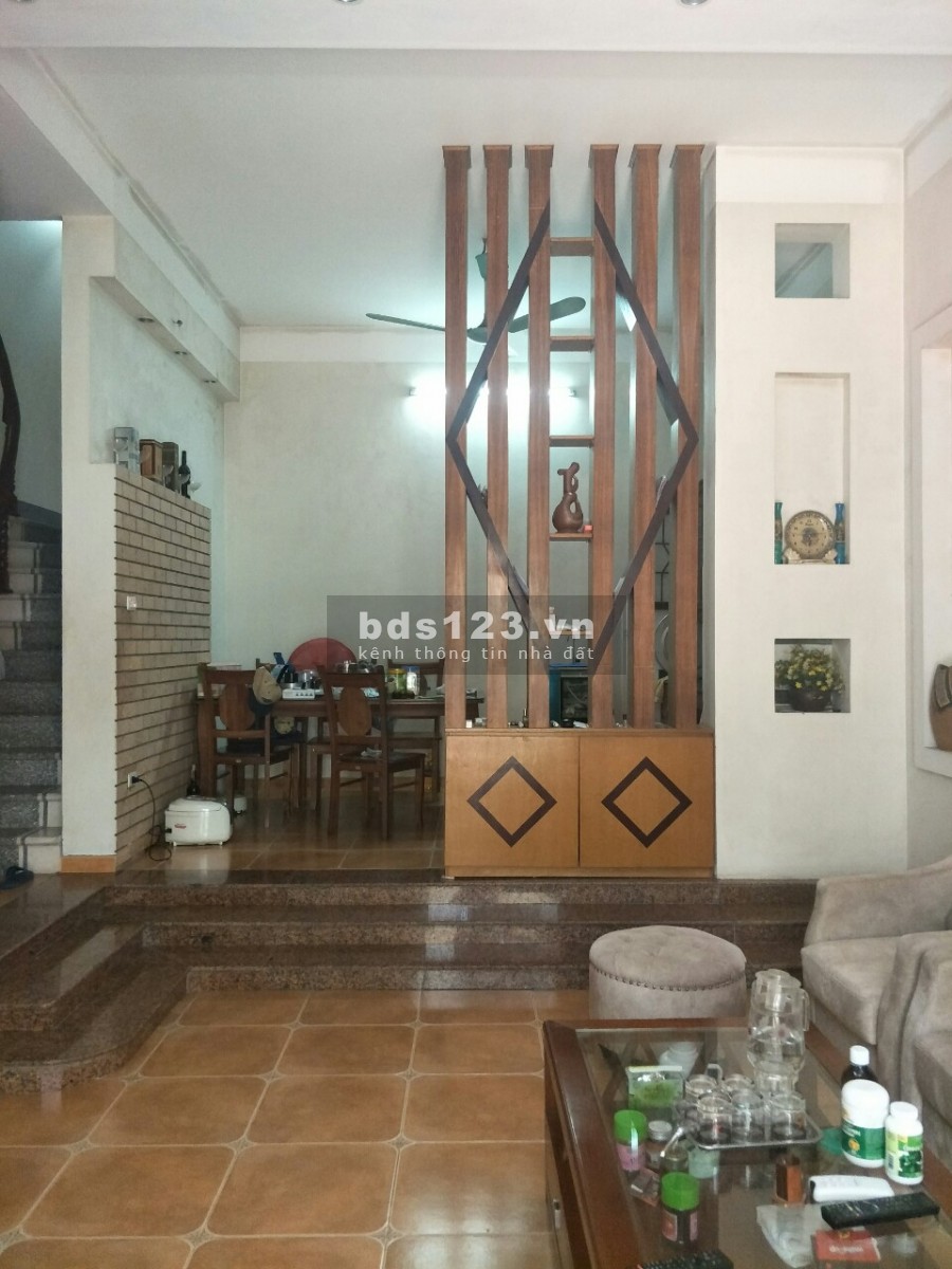 Bán Biệt thự Ngọc Thụy 160m2x3 tầng, MT 12m, Gara ô tô, KD. Giá chỉ 10.5 tỷ.