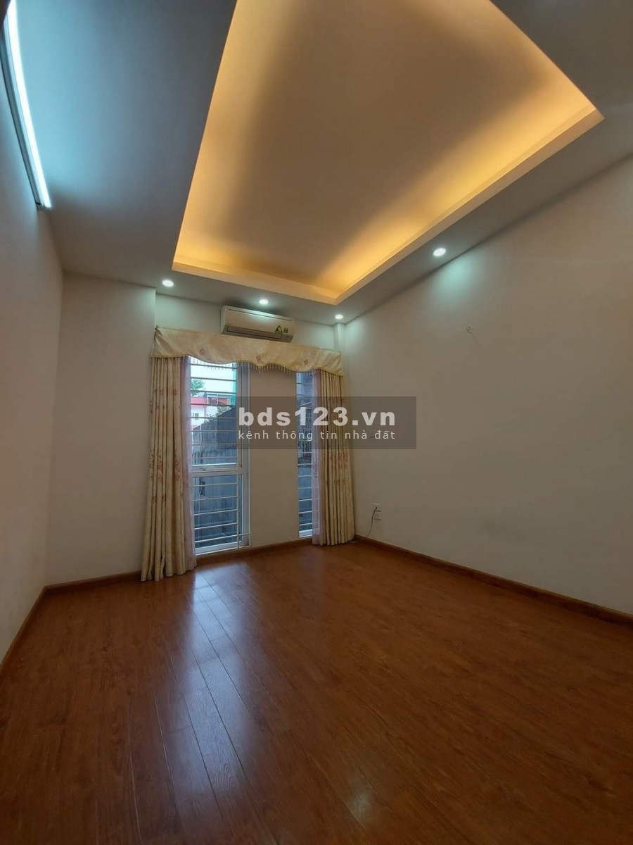 Cán Bộ về quê,tránh dịch để lại căn nhà 52m2*4T Trần Đại Nghĩa tròn 3 tỷ