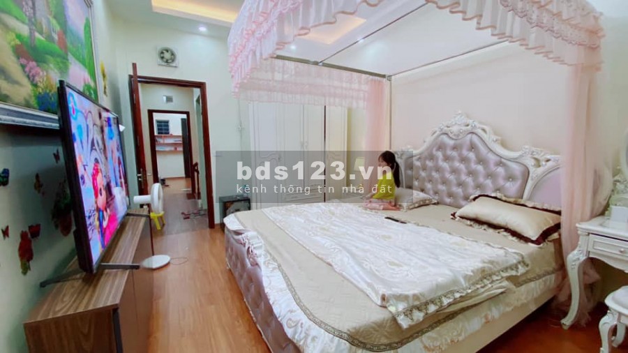Bán nhà mặt ngõ Khương Đình 50m 5 tầng ô tô kinh doanh, thang máy giá 8.5 tỷ