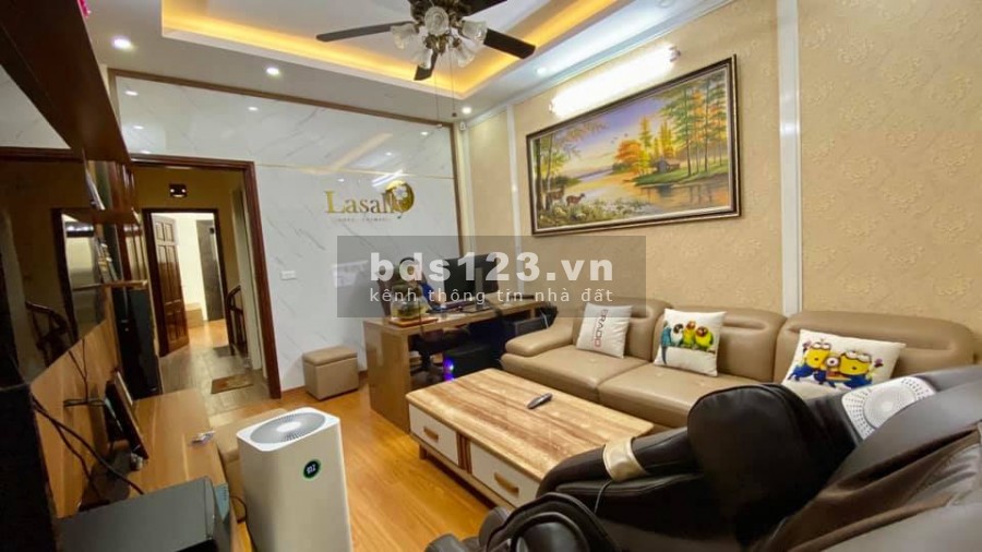Bán nhà mặt ngõ Khương Đình 50m 5 tầng ô tô kinh doanh, thang máy giá 8.5 tỷ