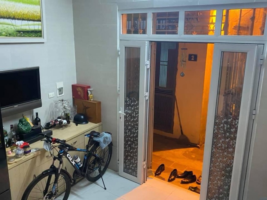 Siêu phẩm nhà gần phố sổ riêng Lĩnh Nam, phường Lĩnh Nam, Hoàng Mai. Cao 4 tầng. Giá 2 tỷ