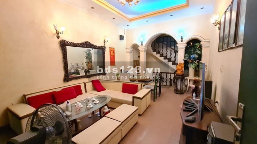 Bán nhà phố Khương Đình 52m2 Ô TÔ ĐỖ CỬA TẶNG NỘI THẤT 5.8 tỷ