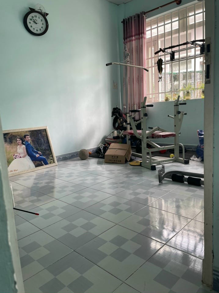 Nhà 1 lầu, sổ HR, DT 4,5x9 gần Sáu Cua - 1/ 30m ra Nguyễn Ảnh Thủ.