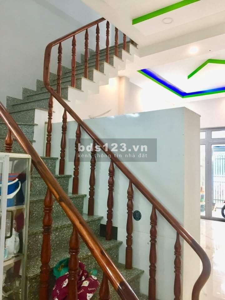 Cần bán gấp nhà Bình Hưng Hòa B Bình Tân 60m2 giá 3,6 tỷ