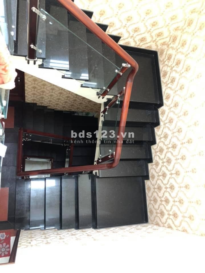 Lê Đại Hành Sát Quận 10 Hẻm Thông 4m Giá Đầu Tư Chưa Đến 100tr/m2