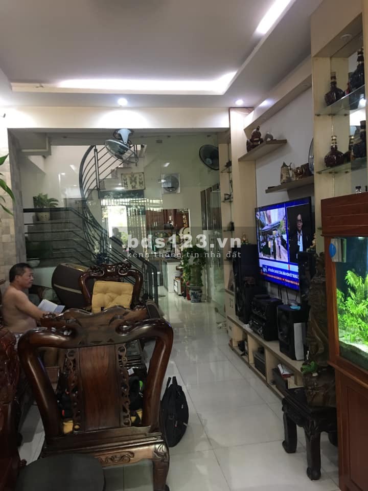 Bán Nhà Quận 11 hẽm xe hơi đổ cữa – Gía Chỉ 8.5 Tỷ