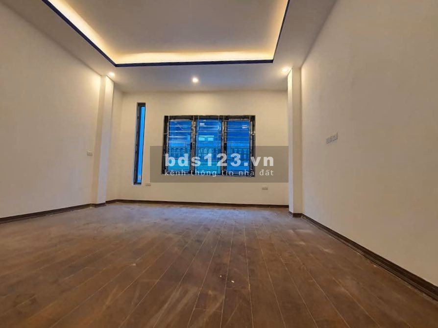 Nhỉnh 6 tỷ ô tô đỗ cửa có ngay nhà 60m2 Hoàng Đạo Thành, Thanh Xuân