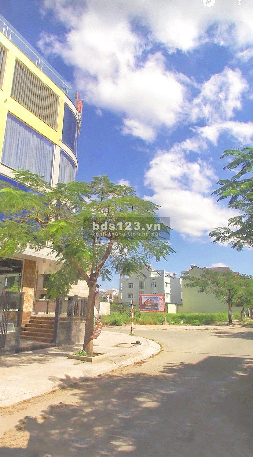 Bán gấp lô đất MT Nguyễn Cơ Thạch, Q. 2, cách cầu Thủ Thiêm 200m SHR, giá 6.8 tỷ/100m2, 0904518609 Minh