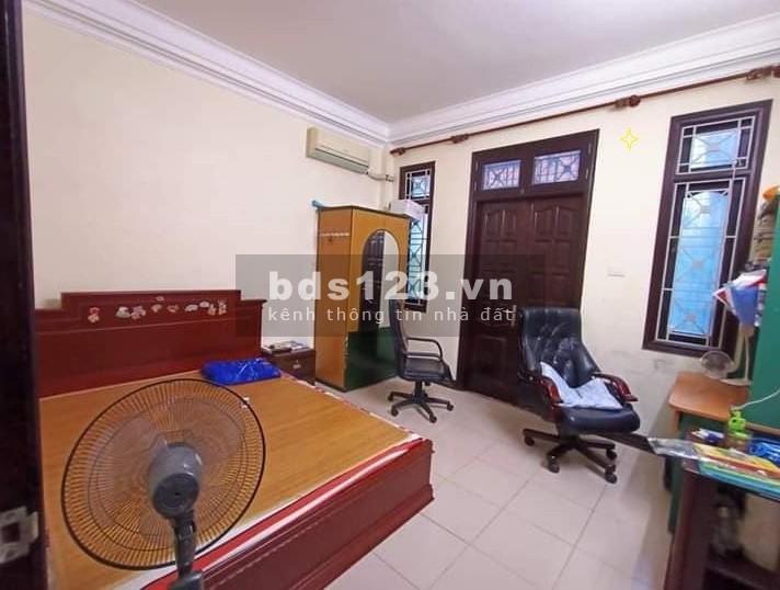 BÁN GẤP NHÀ PHỐ VĨNH PHÚC, 7.2Ha BA ĐÌNH 46m2 x5T, GIÁ CHỈ 3.6 TỶ
