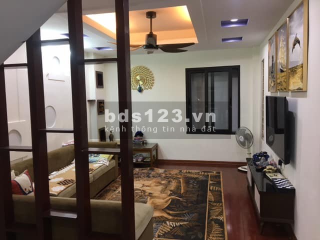 Chính chủ gửi bán nhà ngõ 213 Giáp Nhất, DT 53mx 4,5 tầng Kinh doanh nhỏ
