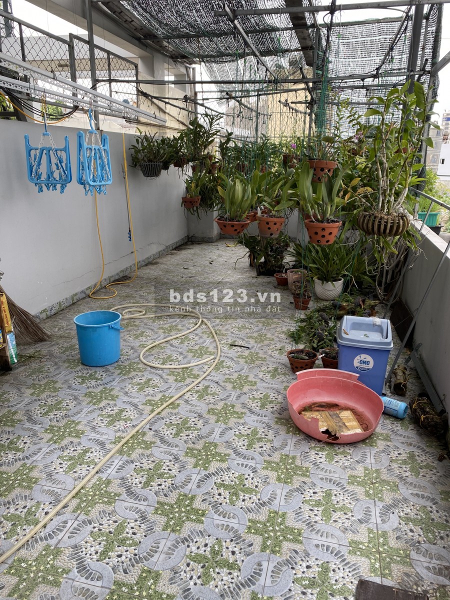 Nhà Nguyên căn lưng ĐH Văn Lang cs2 1pk 1pb 4pn 5wc st trước sau