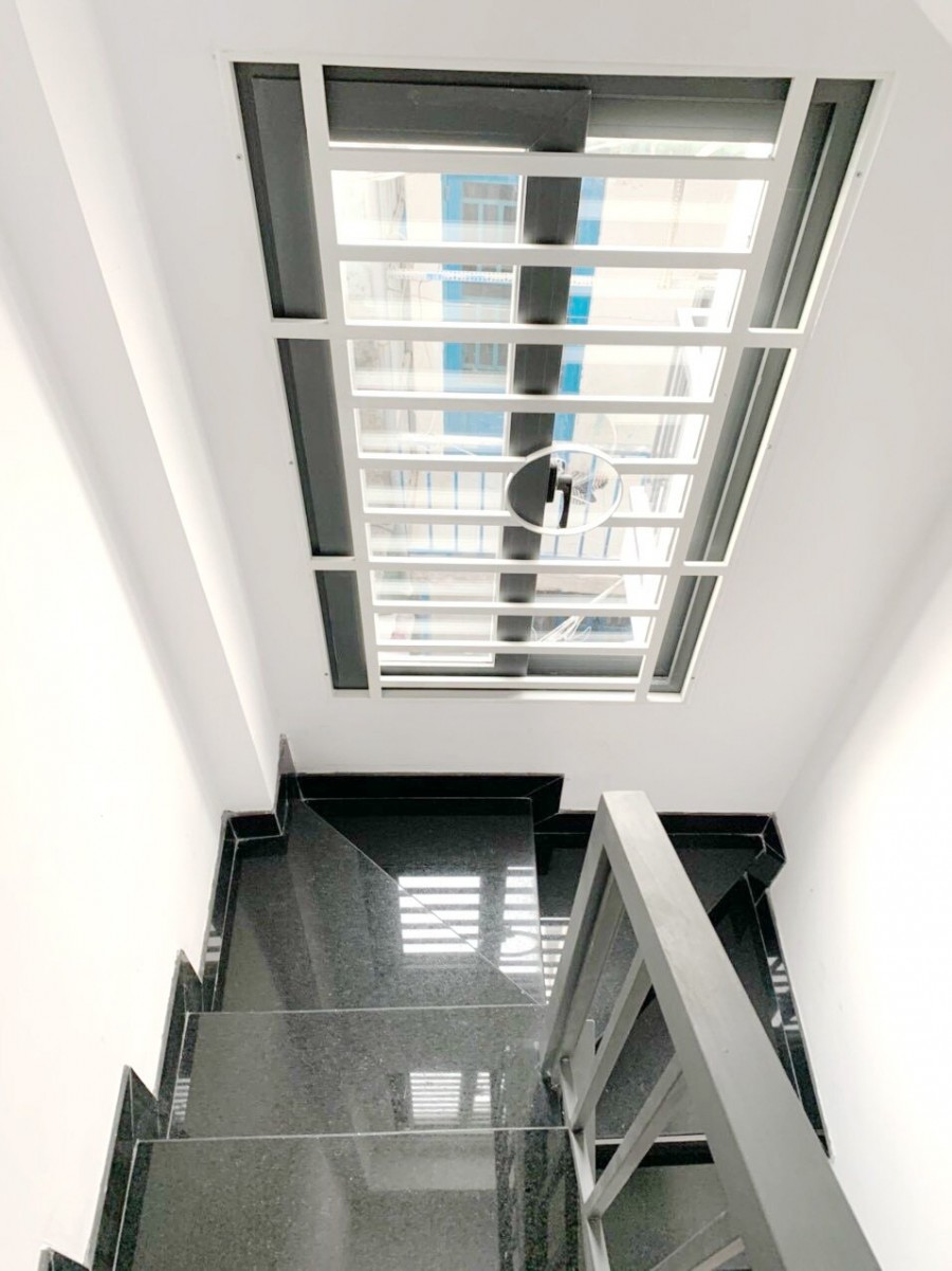 Nhà đẹp 2 lầu ST hẻm 720 Phạm Thế Hiển P4 Q8