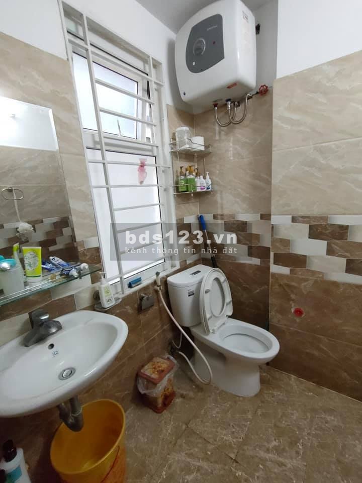 Bán nhà NGUYỄN KHẢ TRẠC - Gần phố, 30m2 Lô góc, Tặng nội thất, 3.4 tỷ!