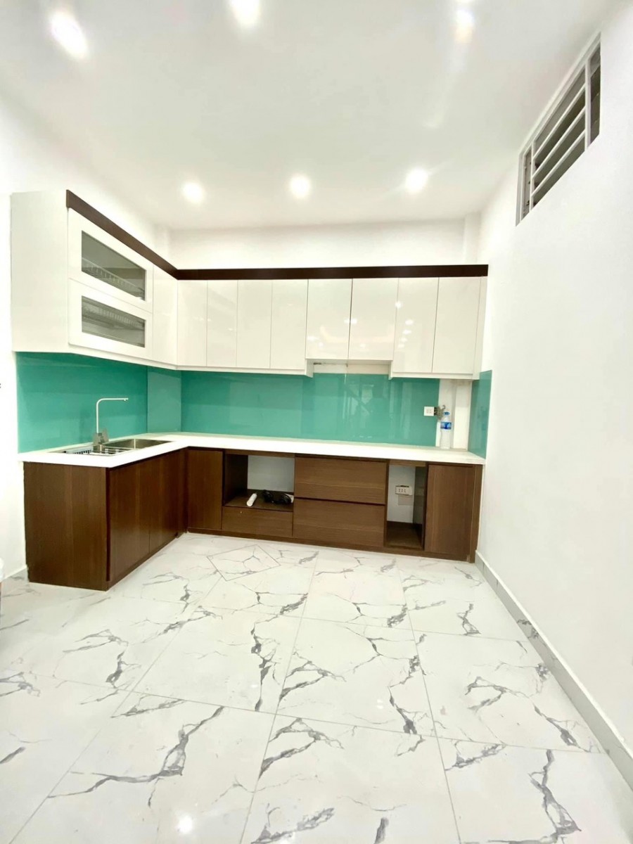 Siêu Phẩm Hiếm Có Tân Mai (35M2), Nhà mới, Lô Góc, 30M ra Ô tô tránh. Giá chỉ nhỉnh 3 tỷ.