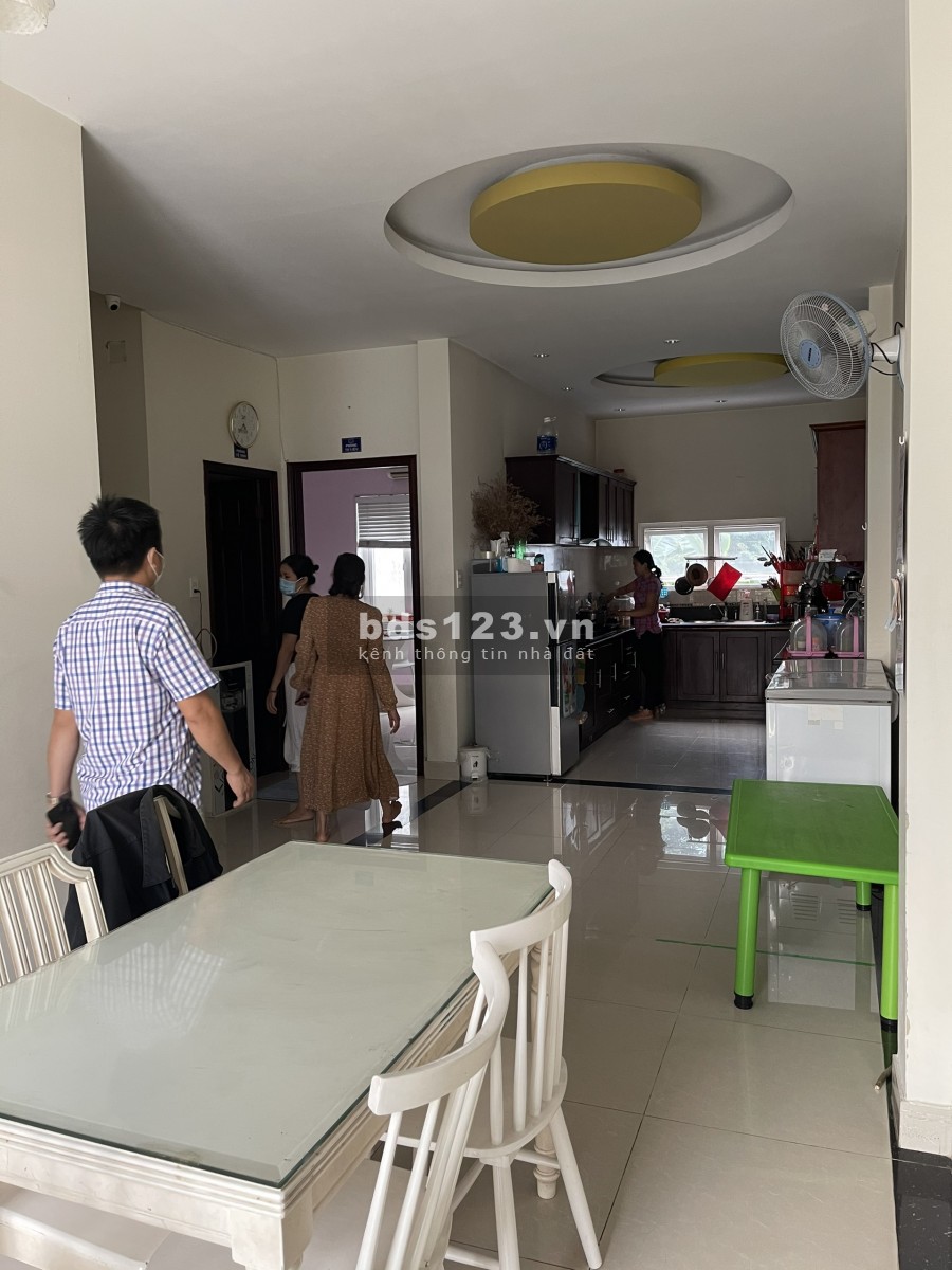 Biệt thự Bình Lợi 7x20m, trệt, 3lầu, 8pn, 7wc. Chỉ 30tr/th.