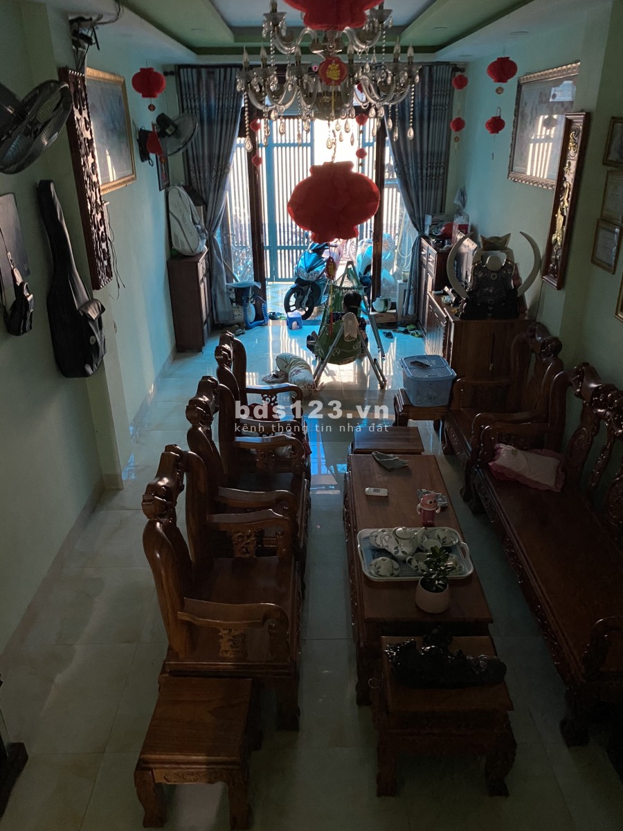 Nhà Nguyên căn lưng ĐH Văn Lang cs2 1pk 1pb 4pn 5wc st trước sau