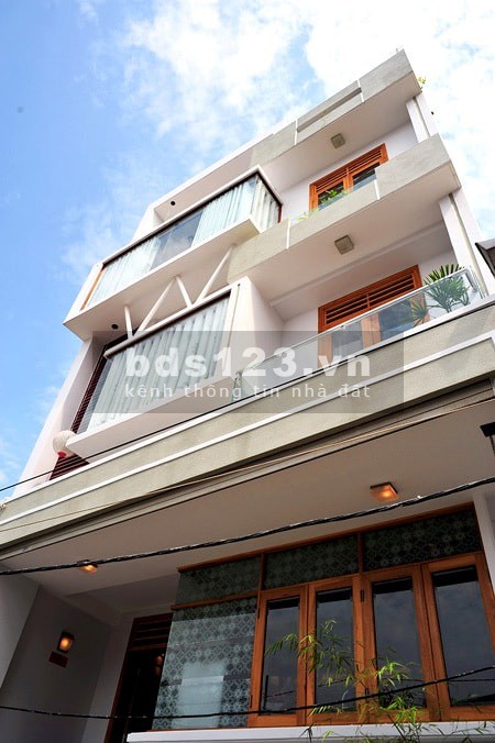 Bán Nhà Trần Vỹ, Cầu Giấy 54m2 x 3 tầng , MT 6,9m2, Giá 16 tỷ