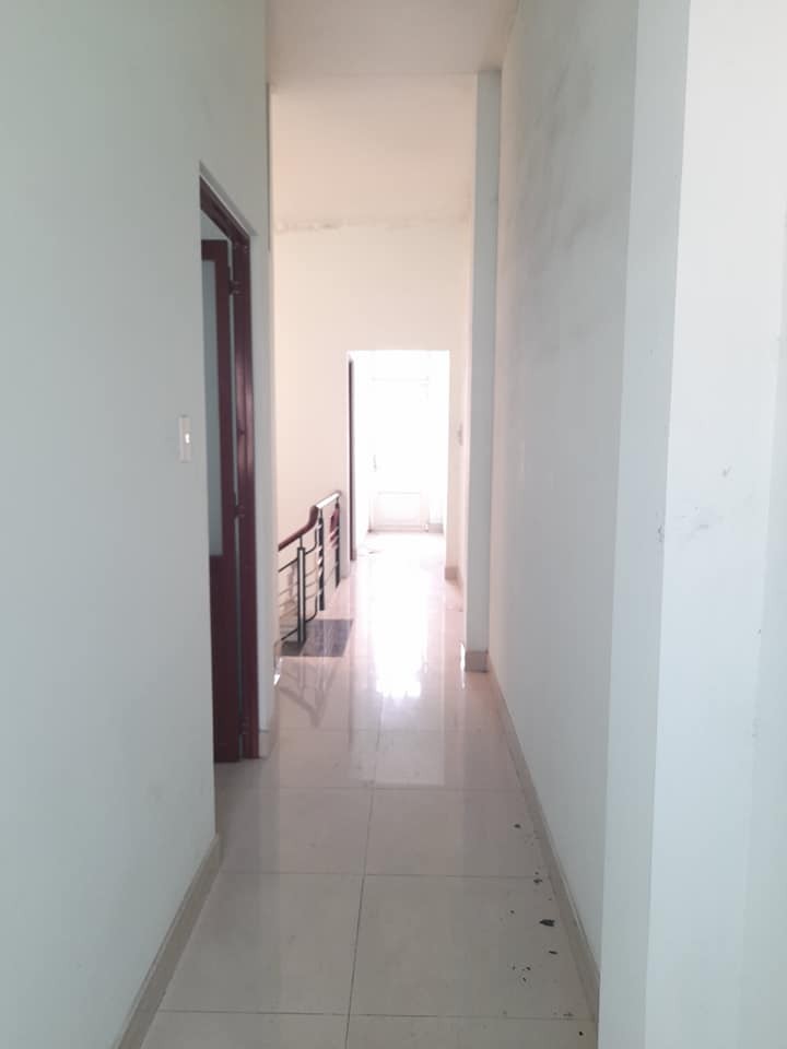 Bán gấp nhà đường Nguyễn Văn Quá, Đông Hưng Thuận Q12, 81m2 giá 5,5 tỷ TL.