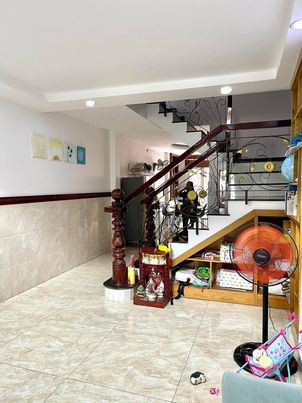 Nhỉnh 7 tỷ mua được nhà ngay chợ Thạch Đà quận Gò Vấp HXH diện tích 108m2, 1 trệt 3 lầu, quá rẻ.