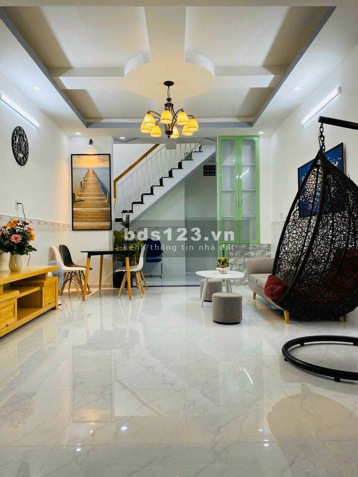 Bán gấp nhà đường Hồ Thị Kỷ Quận 10 3 tầng 10m2 970 triệu LH 0798919986