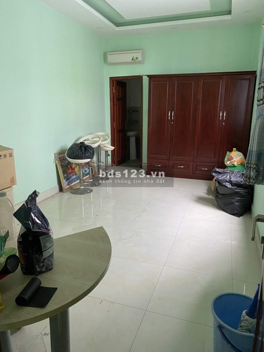 Nhà Nguyên căn lưng ĐH Văn Lang cs2 1pk 1pb 4pn 5wc st trước sau