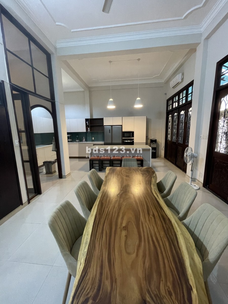 Bán Biệt Thự kiểu Đông Dương - Hồ Văn Huê (8x27m), 8PN, 1 Penthouse...