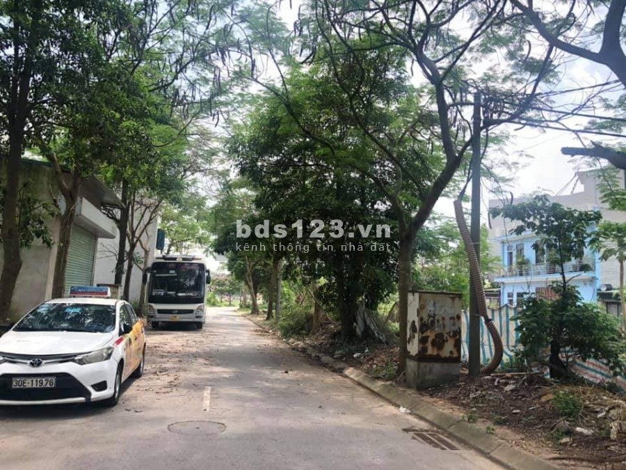 GẤP! Bán nhà KĐT Pháp Vân dt 97m2 chỉ 2.5 tỷ, rẻ nhất thị trường. LH 0383840480
