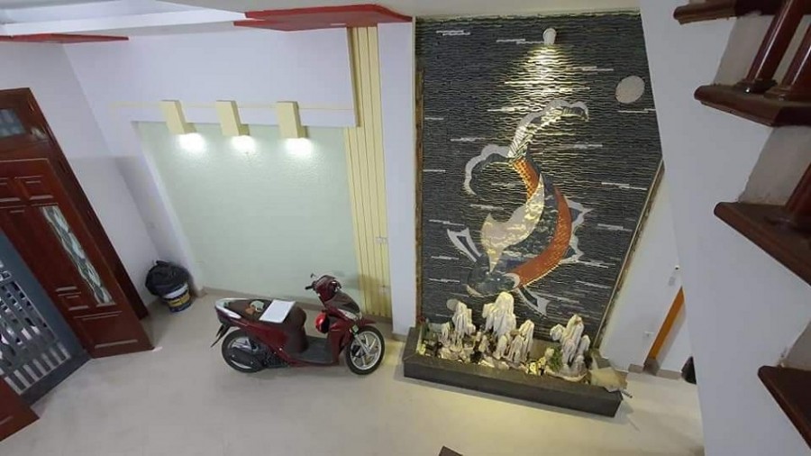 Bán gấp nhà số 10 ngõ 318 Đê la Thành, DT 56 m, 5 tầng, 2 mặt thoáng