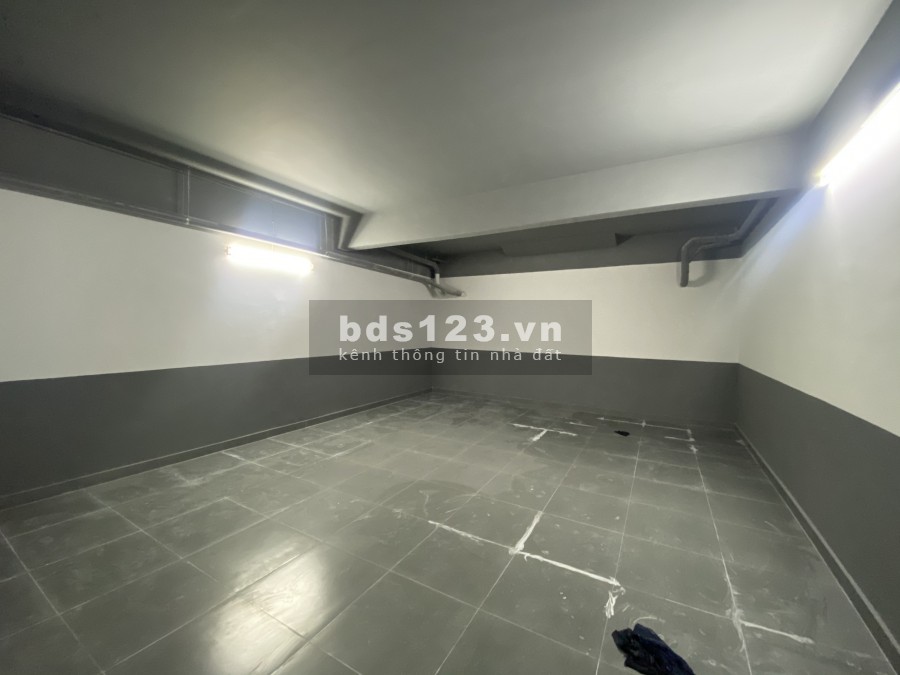 Cho thuê căn nhà phố thương mại Sari town hoàn thiện có thang máy giá 88tr LH 0909246874