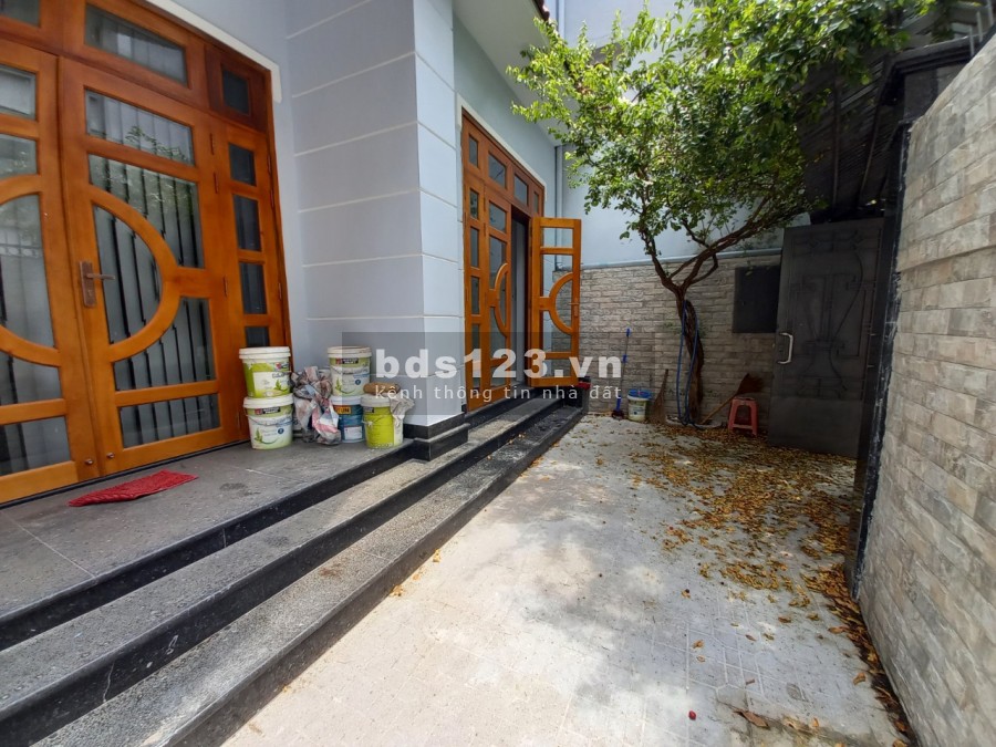 Bán nhà Pasteur (8x17m), 3 lầu, nhà mới keng, kéo vali vào ở liền, giá sốc mùa Covy