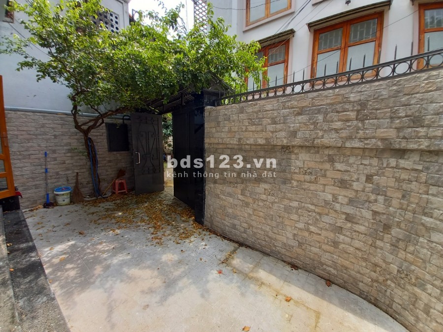 Bán nhà Pasteur (8x17m), 3 lầu, nhà mới keng, kéo vali vào ở liền, giá sốc mùa Covy