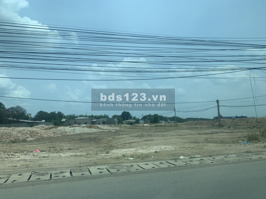 1000m2 vị trí đẹp Long Thành. 150 m2 thổ cư. Đối diện khu nhà ở chuyên gia