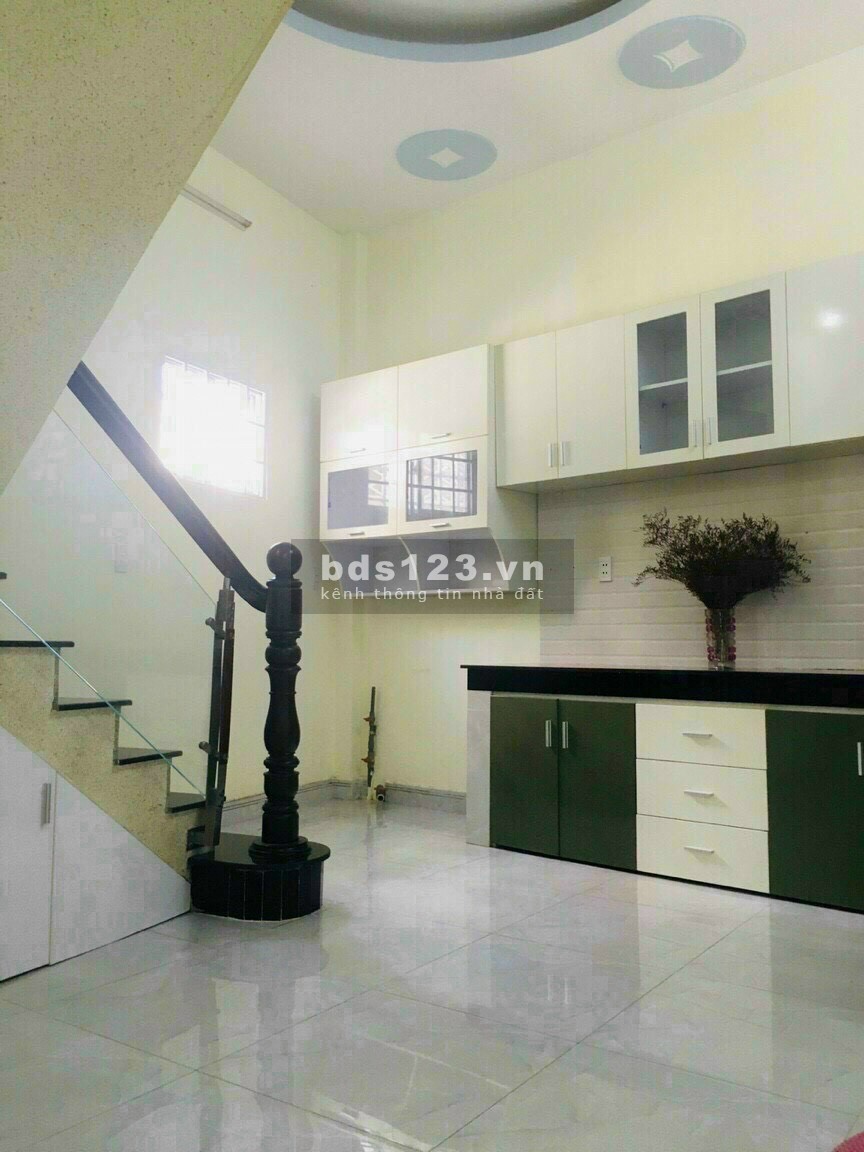 Cần bán nhà 1 Lầu 1 Trệt hẻm xe hơi thông ,trung tâm P. Linh Xuân