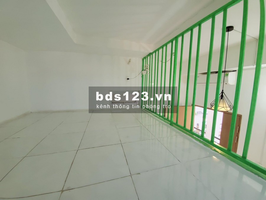 PHÒNG TRỌ BAN CÔNG THOÁNG MÁT, TIỆN NGHI giá SIÊU RẺ kế bên CHỢ TÂN TRỤ
