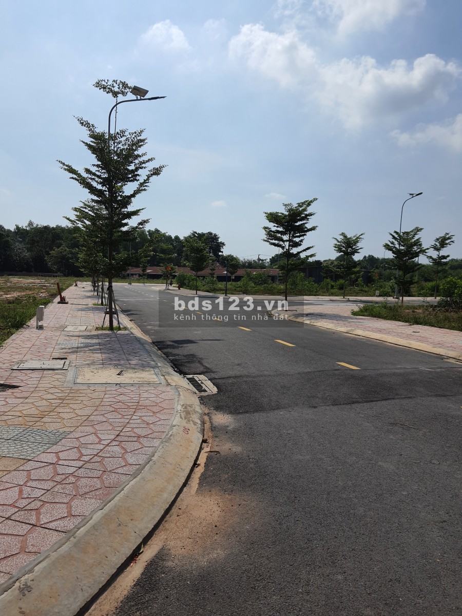Bán đất MT dt741 Bến Cát, gần chợ Nhật Huy