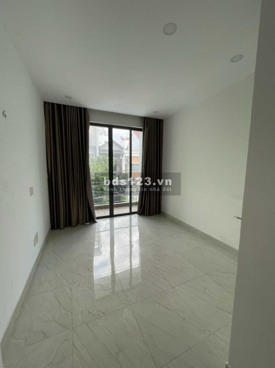 Cho thuê nhà 1 trệt + 1 lầu mặt tiền đường số Tân Quy, Quận 7